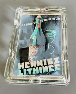 Cendrier Henniez